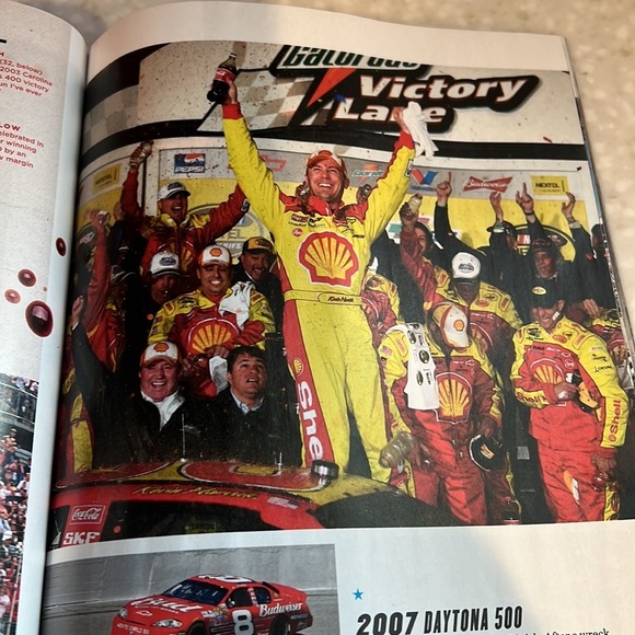 A360 media magazine about NASCAR - Picture 6 of 8